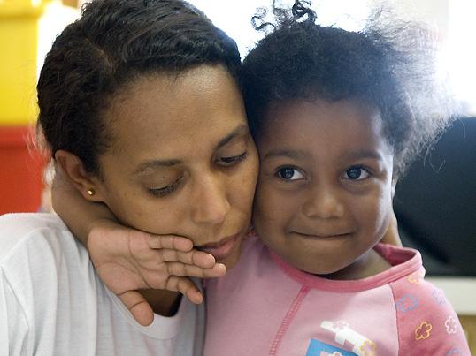 Brasilianische Mutter Und Ihre Tochter Brasilianische Mutter Und Ihre Tochter
